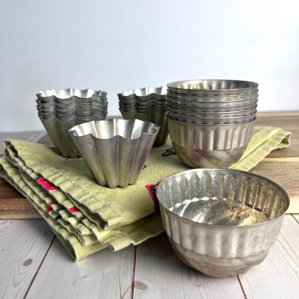 Lot of 20 Vintage Aluminum Individual Baking Gelatin Molds Grandma Cottage Farm